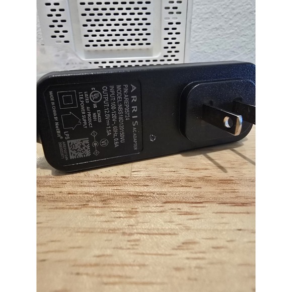 ARRIS SURFboard SB8200 DOCSIS 3.1 10 Gbps Cable Modem - Picture 13 of 16